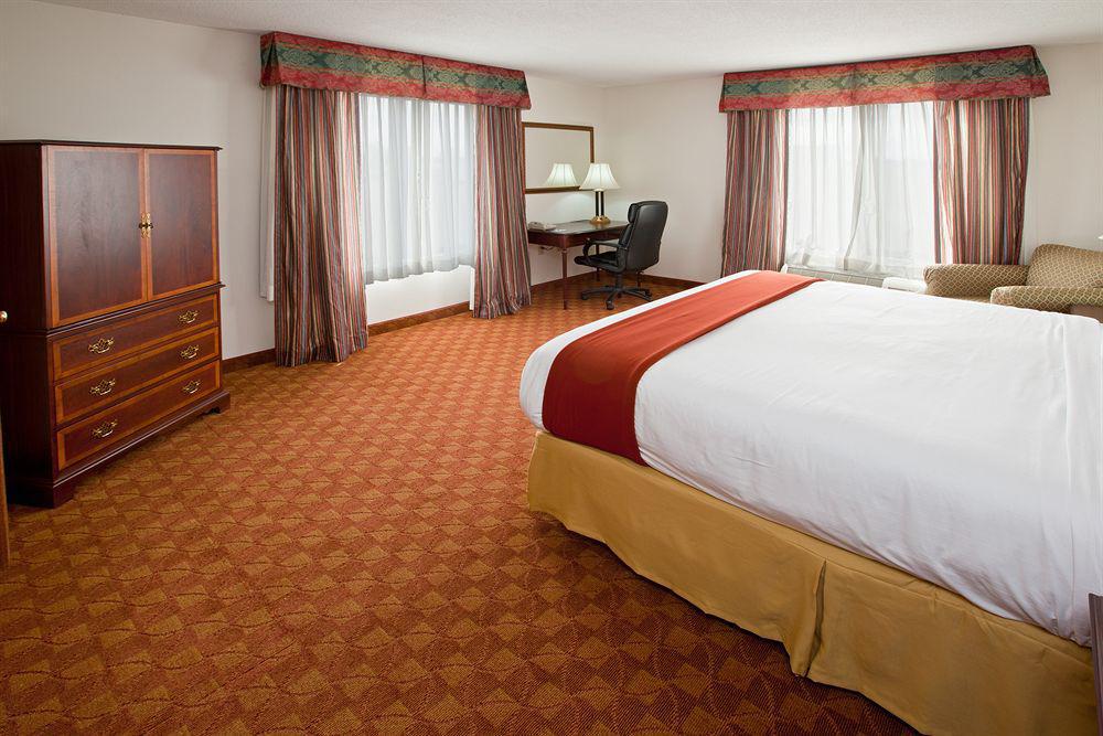 Holiday Inn Express & Suites Shelbyville By Ihg Room photo