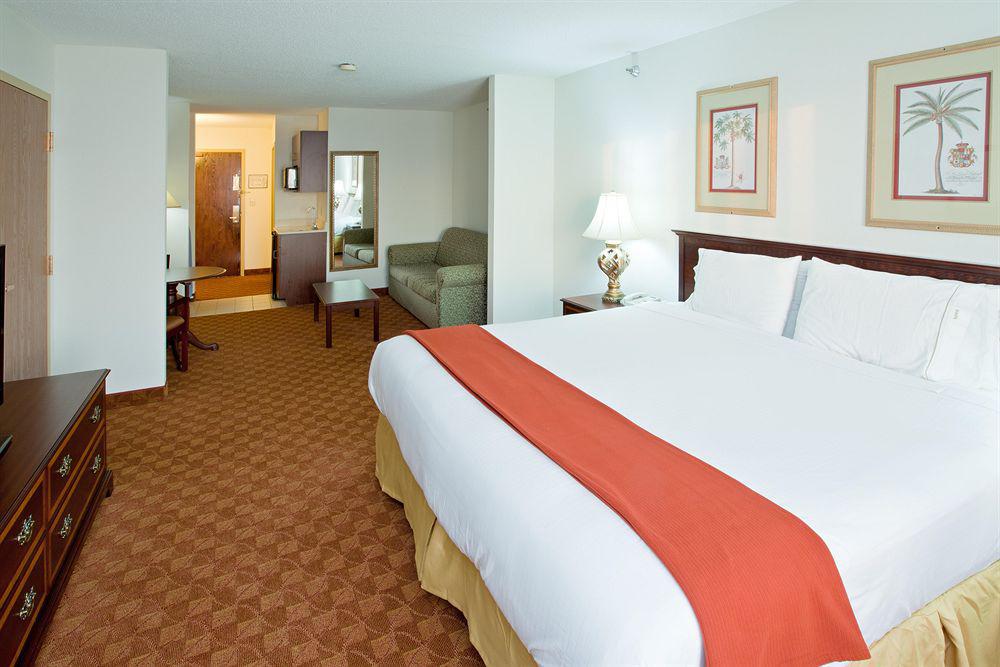 Holiday Inn Express & Suites Shelbyville By Ihg Room photo