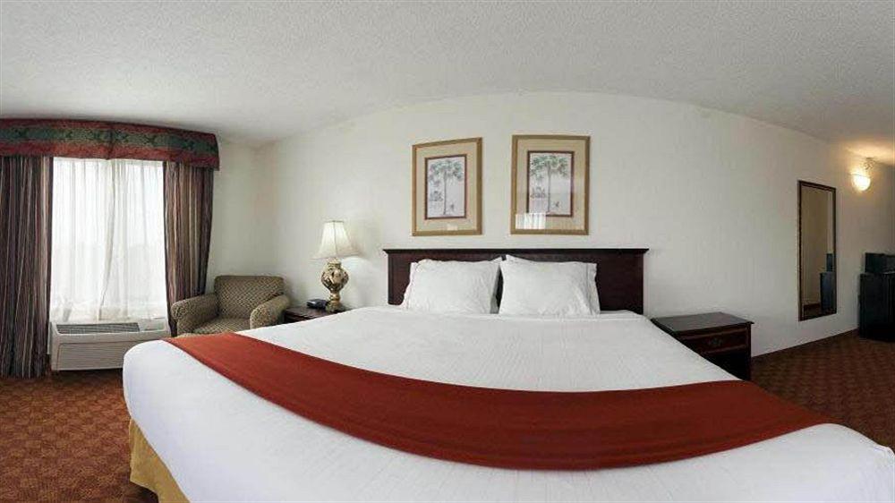 Holiday Inn Express & Suites Shelbyville By Ihg Exterior photo