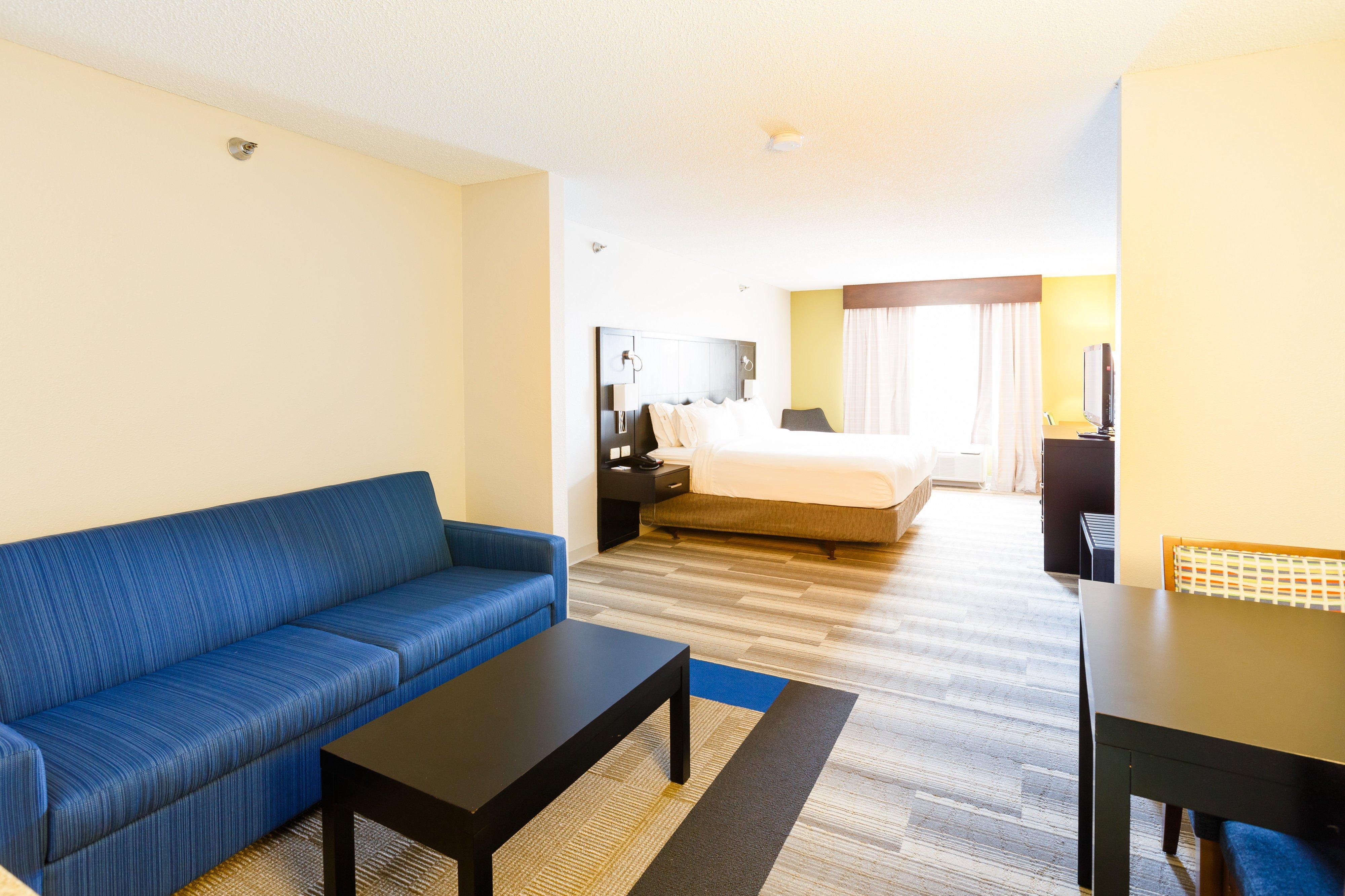 Holiday Inn Express & Suites Shelbyville By Ihg Exterior photo