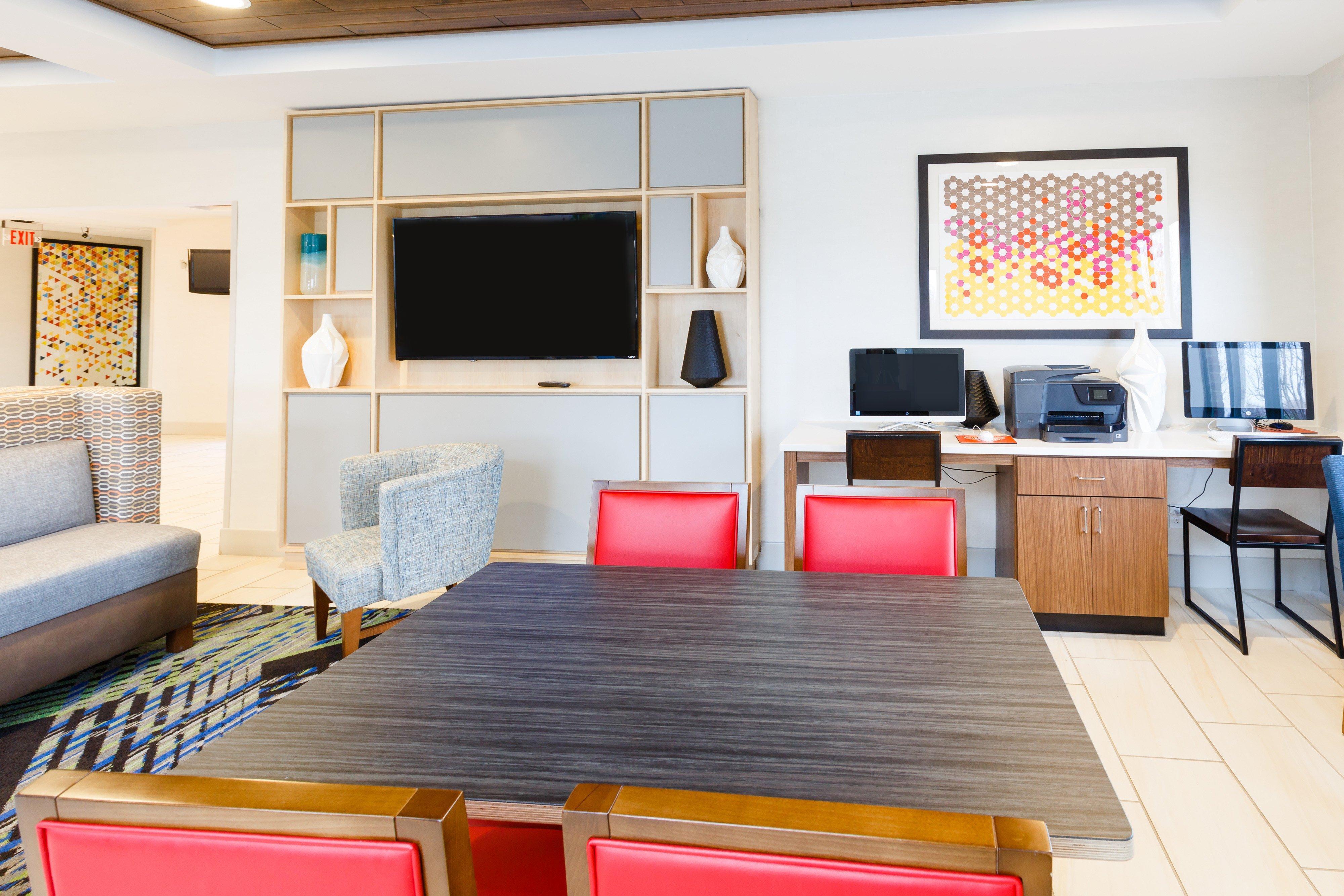 Holiday Inn Express & Suites Shelbyville By Ihg Exterior photo