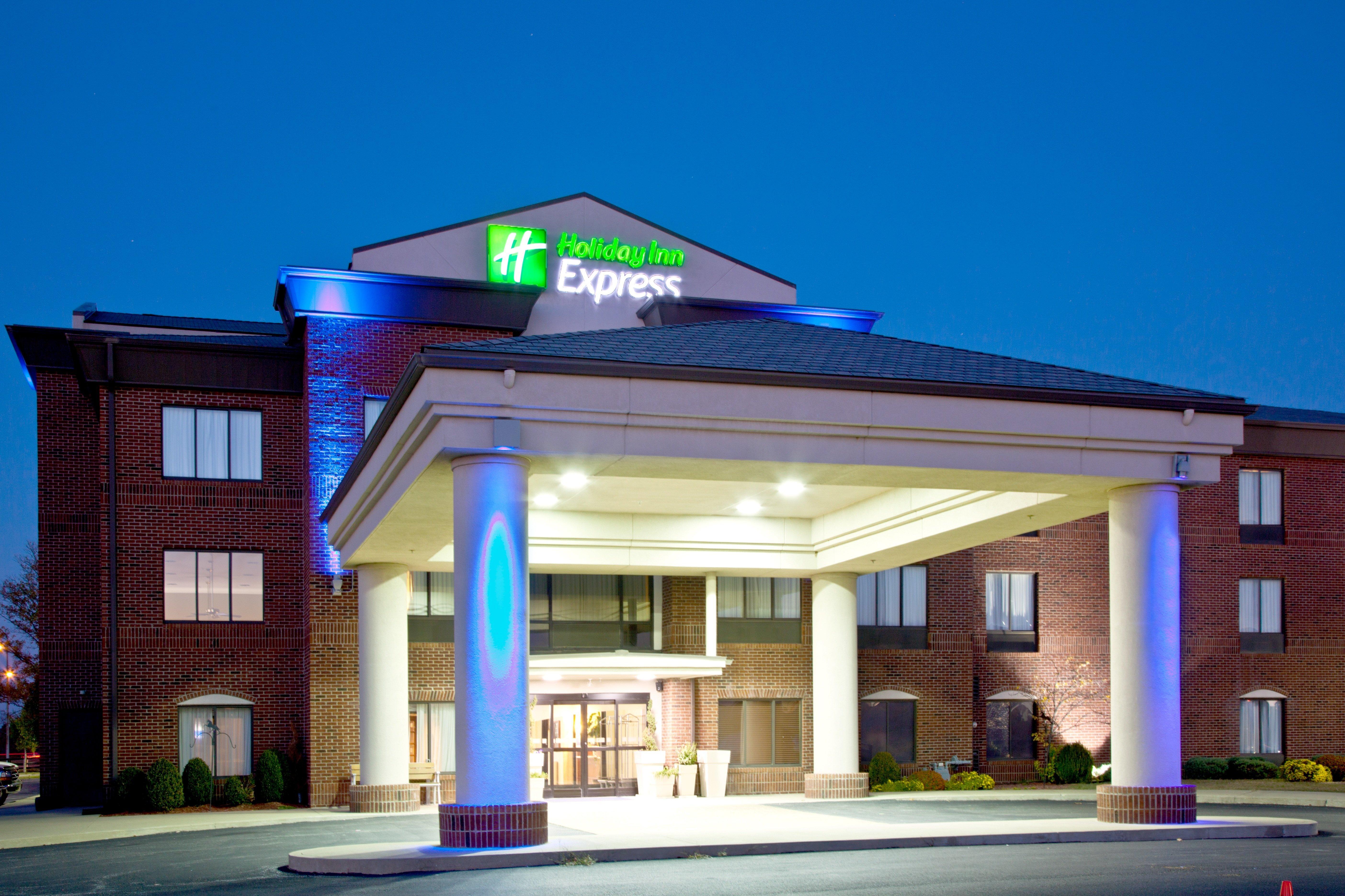 Holiday Inn Express & Suites Shelbyville By Ihg Exterior photo