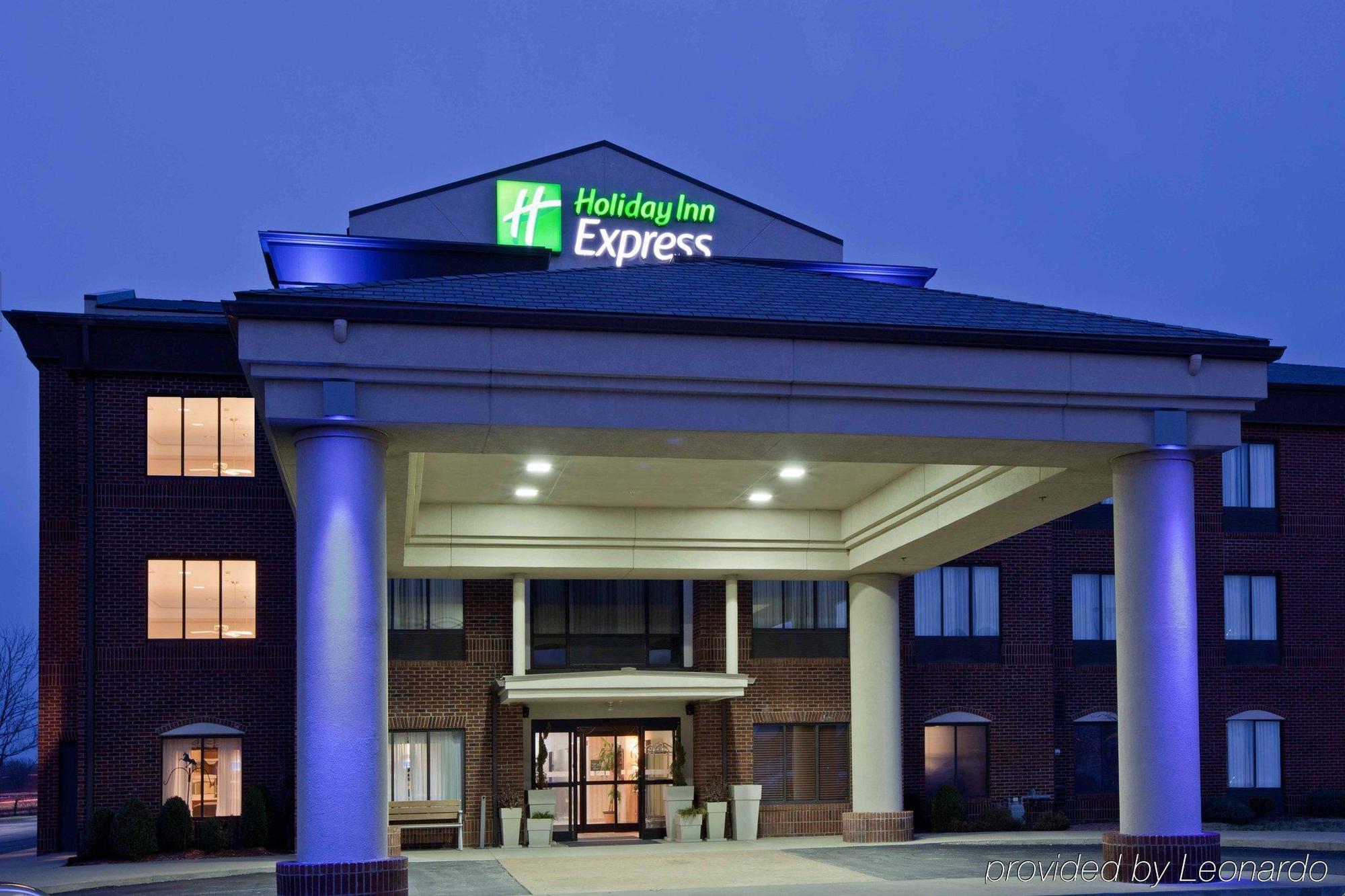 Holiday Inn Express & Suites Shelbyville By Ihg Exterior photo