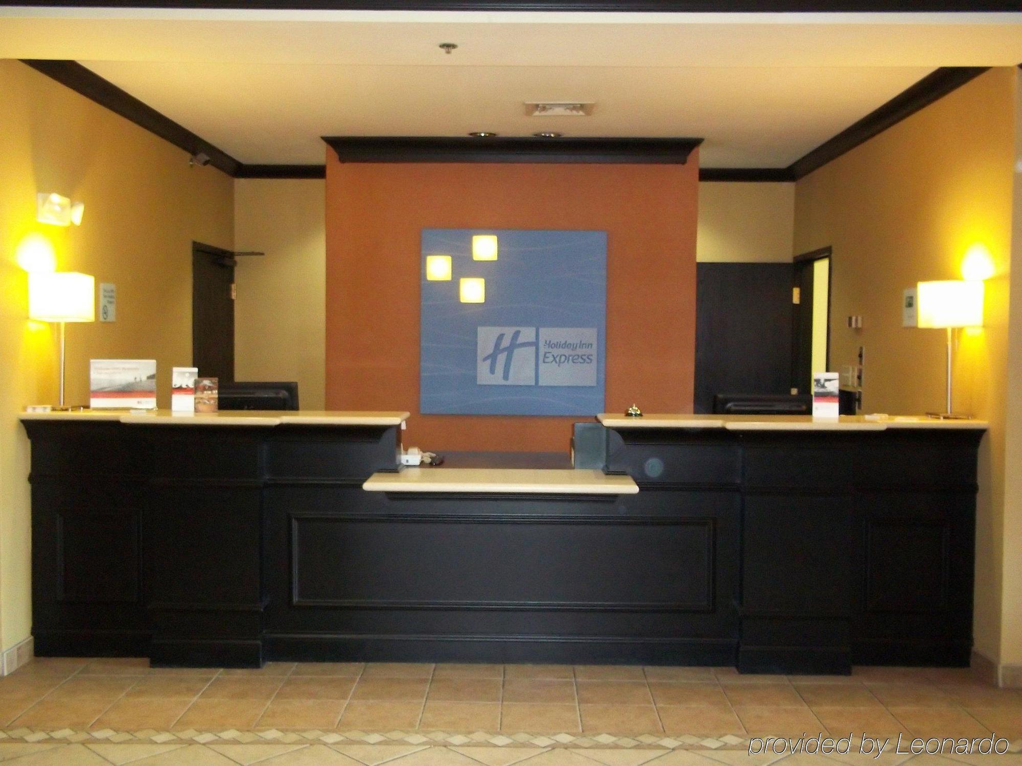 Holiday Inn Express & Suites Shelbyville By Ihg Exterior photo