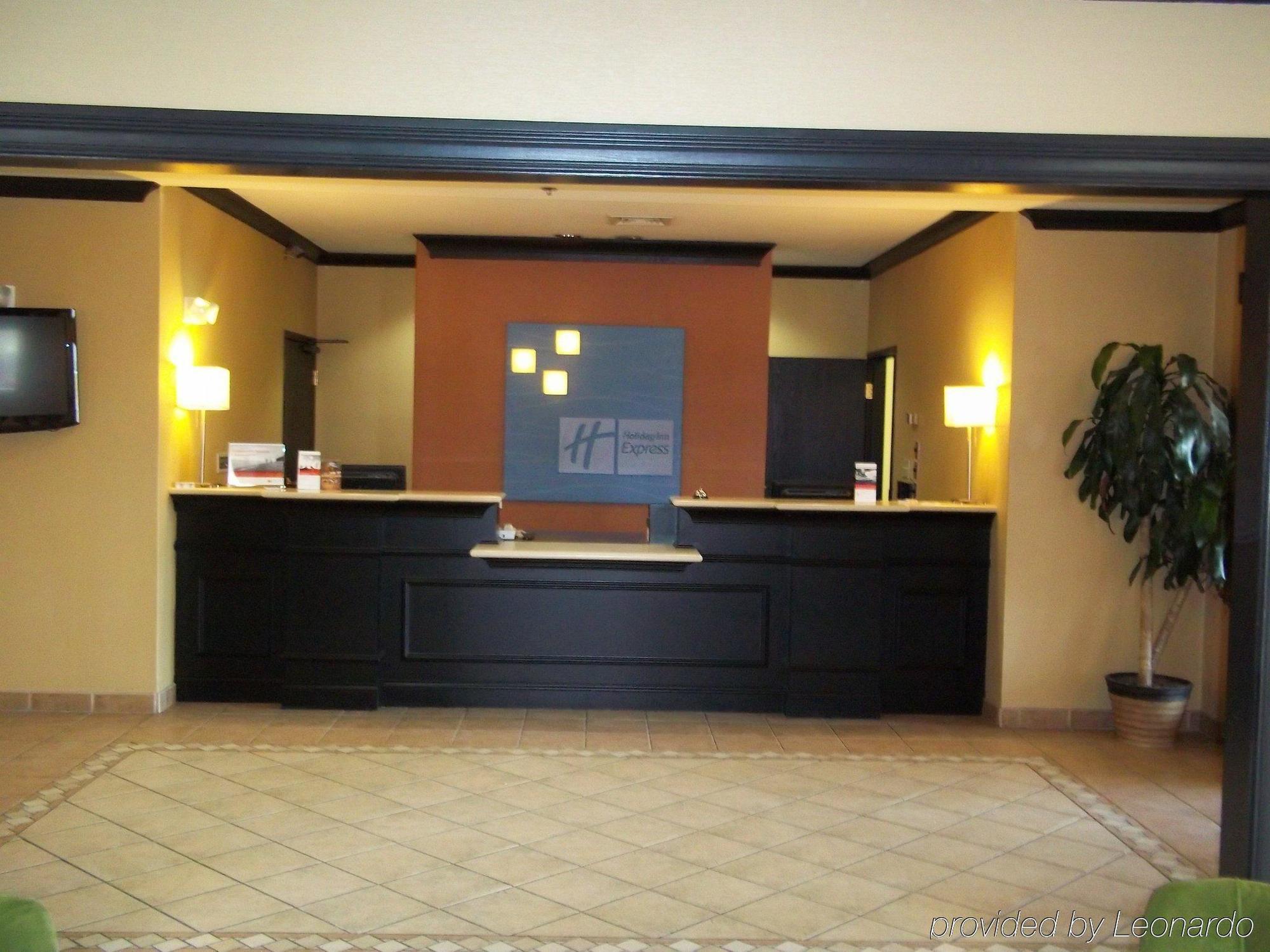Holiday Inn Express & Suites Shelbyville By Ihg Exterior photo